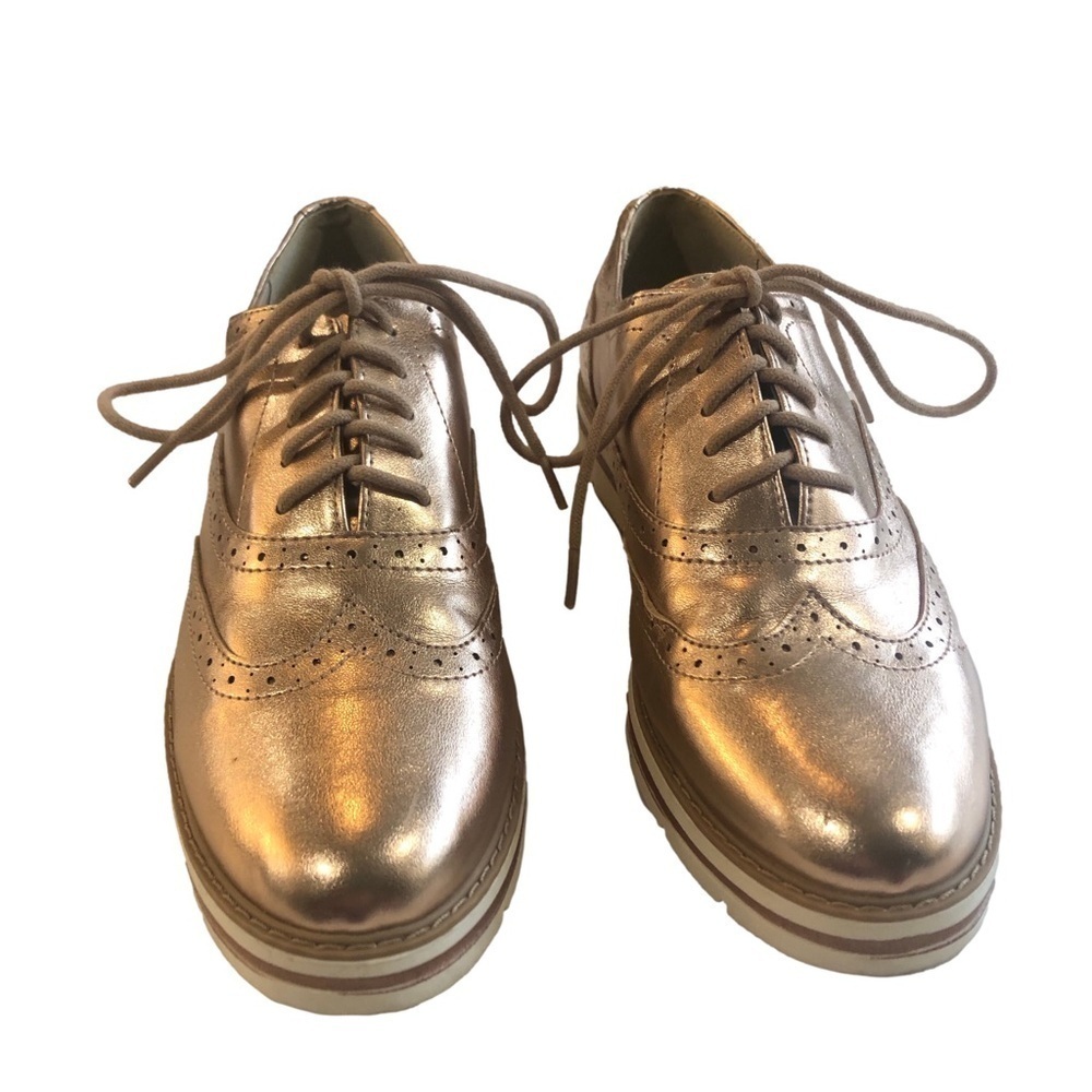 Soda Size 8 rose gold wingtip oxfords. Metallic office career academia classic